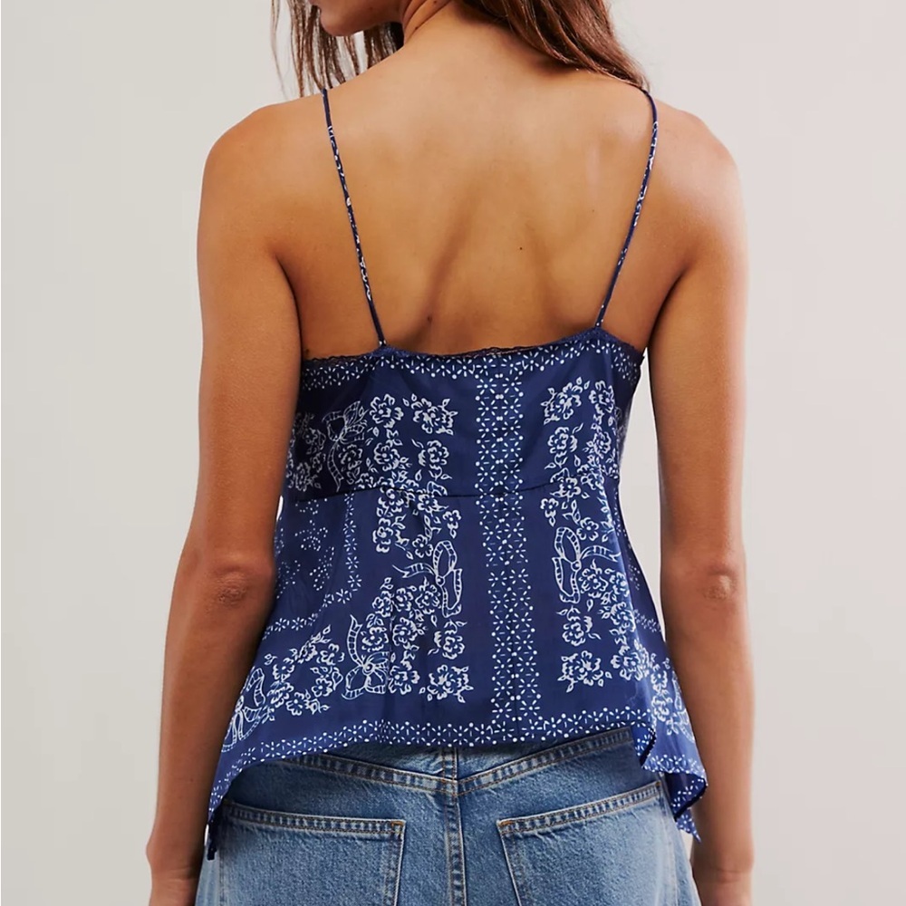 NWT LoveShackFancy Tivelo Top Bandana Print Silk Navy White XL - Picture 2 of 12